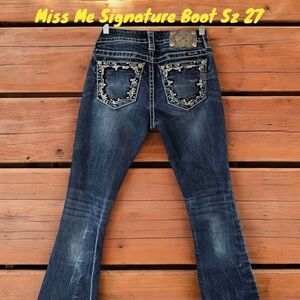 Miss Me Signature Boot Jeans Women's Sz 27 (Gold Badge)
